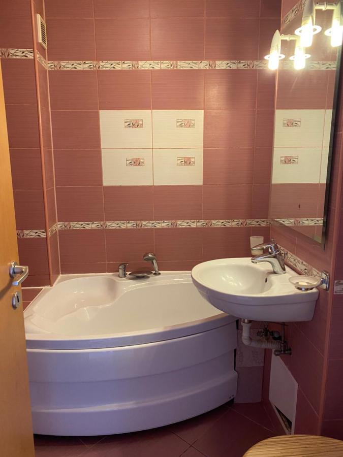 Sendy Apartman 2 Appartement Sfântu-Gheorghe Buitenkant foto